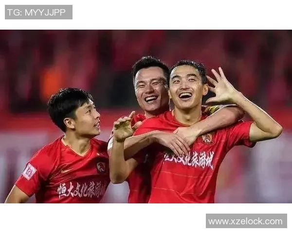 昔日绿茵传奇重聚一堂共叙友情与梦想的退役足球明星故事